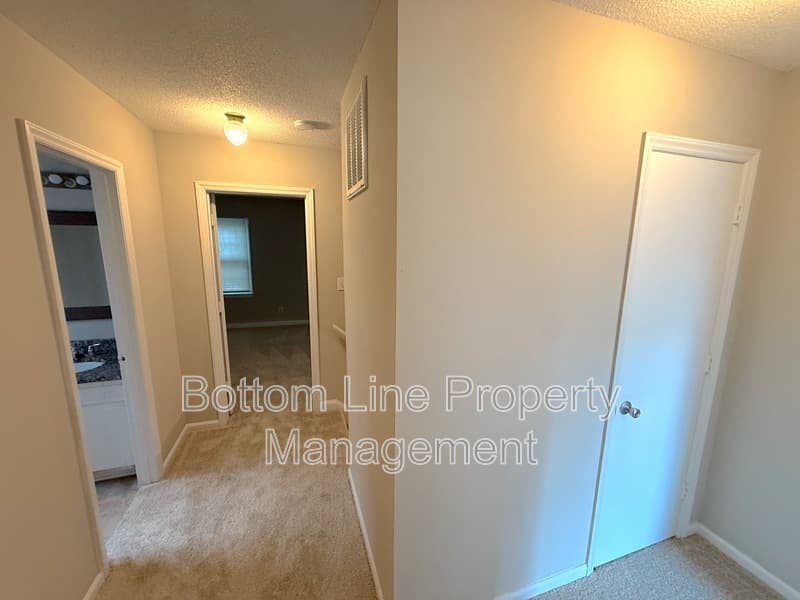 Charlotte House: 5301 Rolling Oak Ln