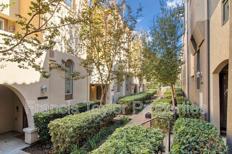 San Marcos House: 633 Kellogg Street