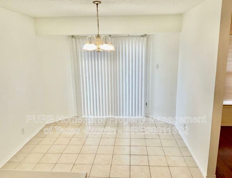 Cedar Park House: 1614 Paper Moon Dr