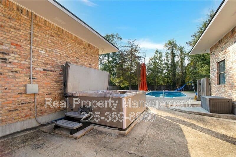 Denham Springs House: 25491 Plantation Ave.