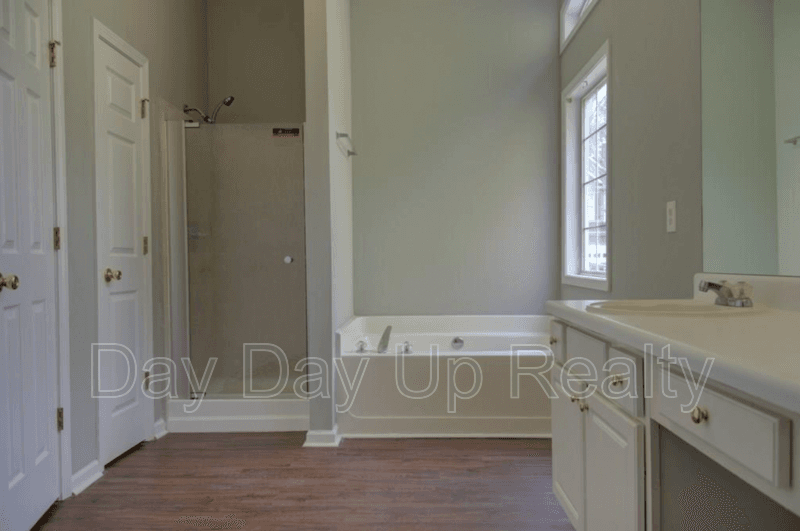 Duluth House: 3225 Ennfield Lane