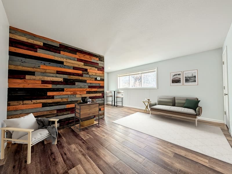 Pella Condo: 306 Central Drive - 3
