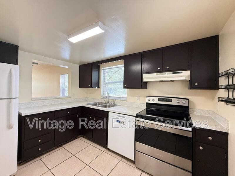 St. Petersburg Apartment: 3301 58th Ave S