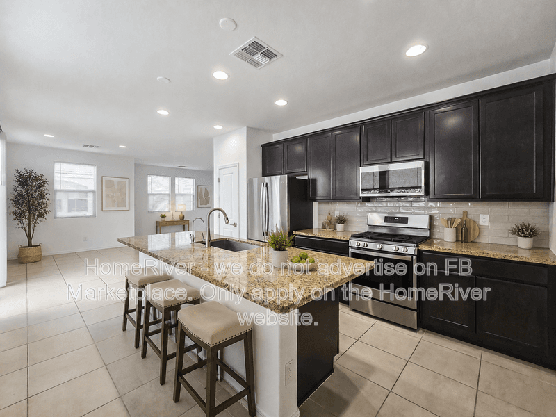 Surprise House: 14119 W Bronco Trl