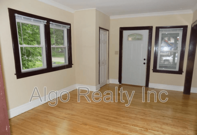 Minneapolis House: 3910 Emerson Avenue North