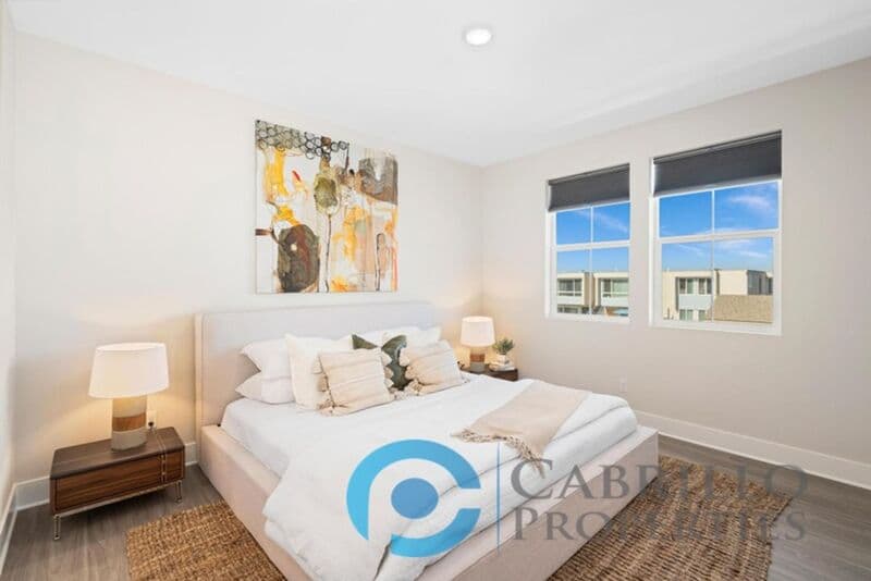 San Diego Apartment: 1695 Saturn Blvd