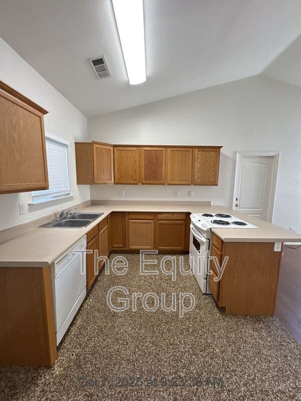 Visalia House: 2917 South Sallee Ct