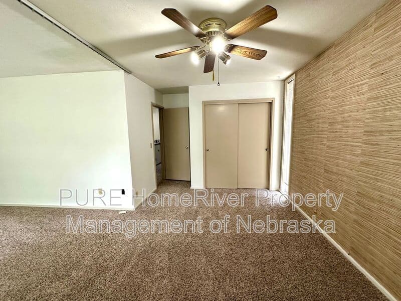 Omaha Townhome: 1631 N 109th Plz