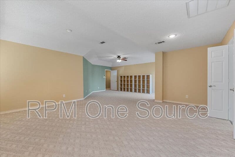 Plano House: 6752 Macintosh Drive