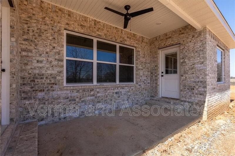 Centerton House: 1050 Whistler St