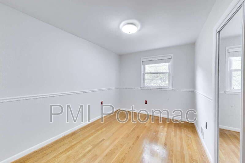 College Park House: 3510 Marlbrough Way