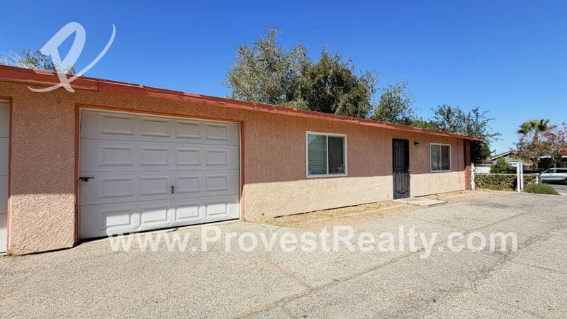 Hesperia House: 16397 Spruce St