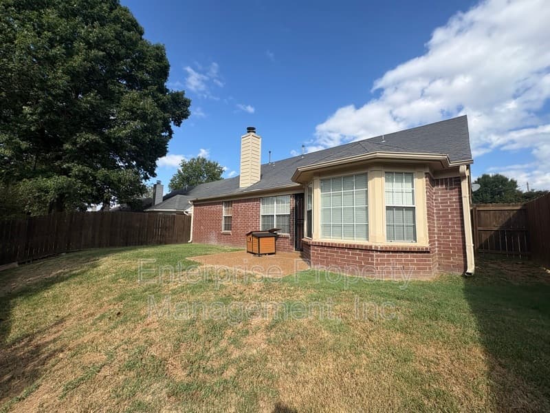 Cordova House: 7125 Showboat Ln