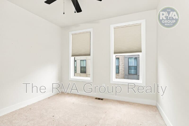 Richmond Condo: 1552 Moore Street