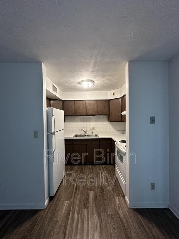 Springfield Condo: 525 West Cook Street - 2