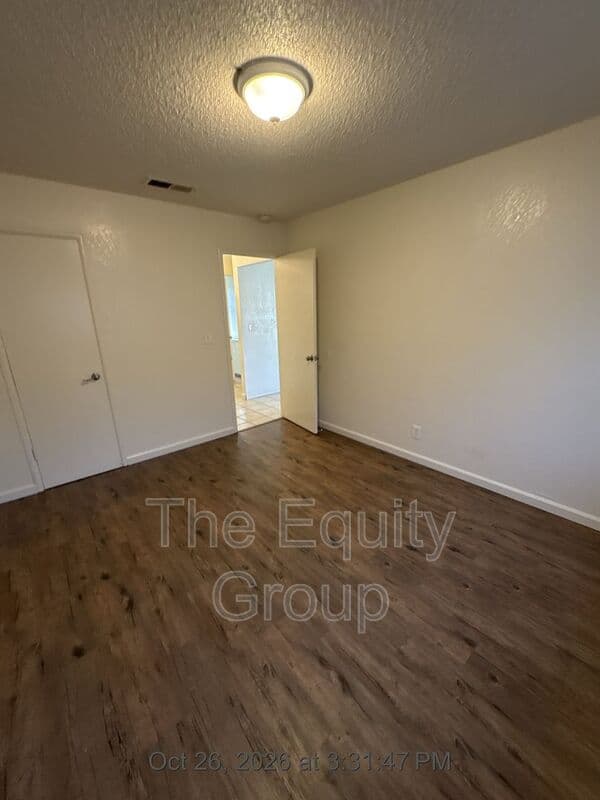 Corcoran Condo: 2020 North Ave