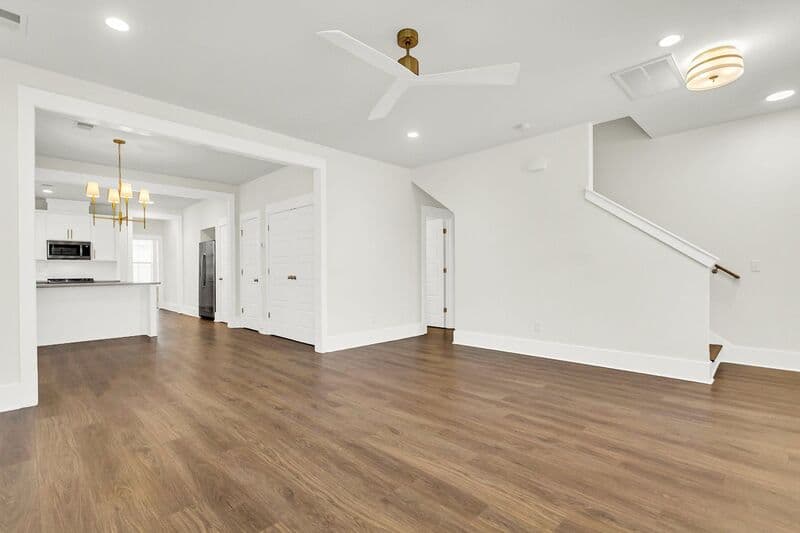 Summerville Townhome: 254 Symphony Ave