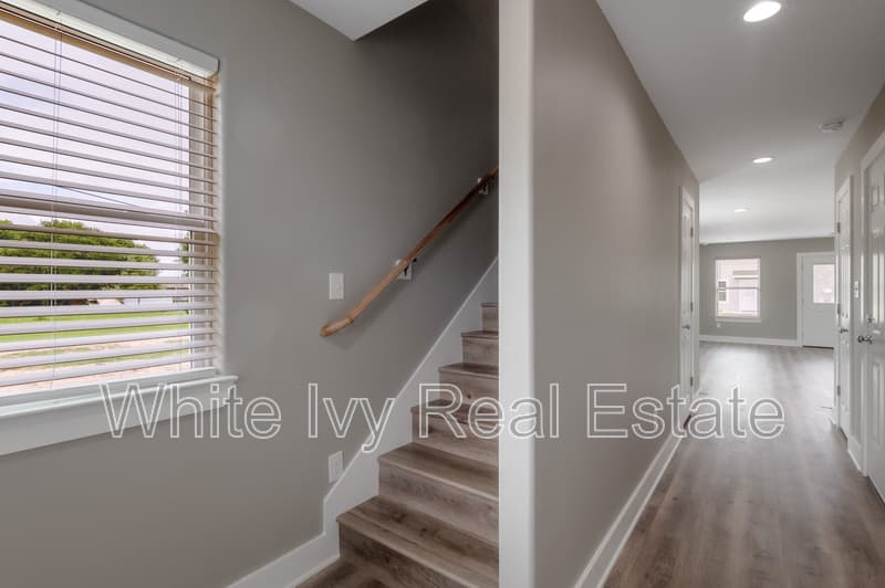 Point Blank House: 250 N Shady Oaks