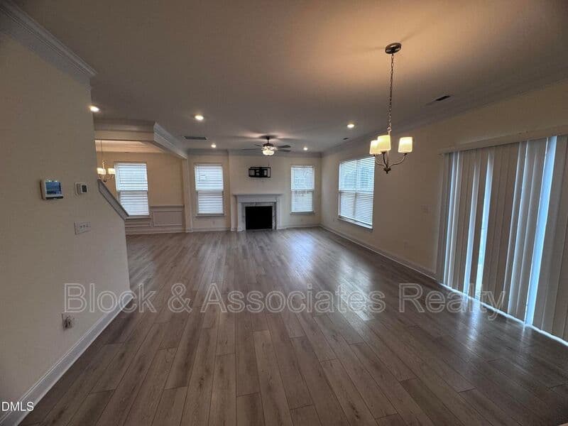 Garner House: 296 Ford Meadows Dr