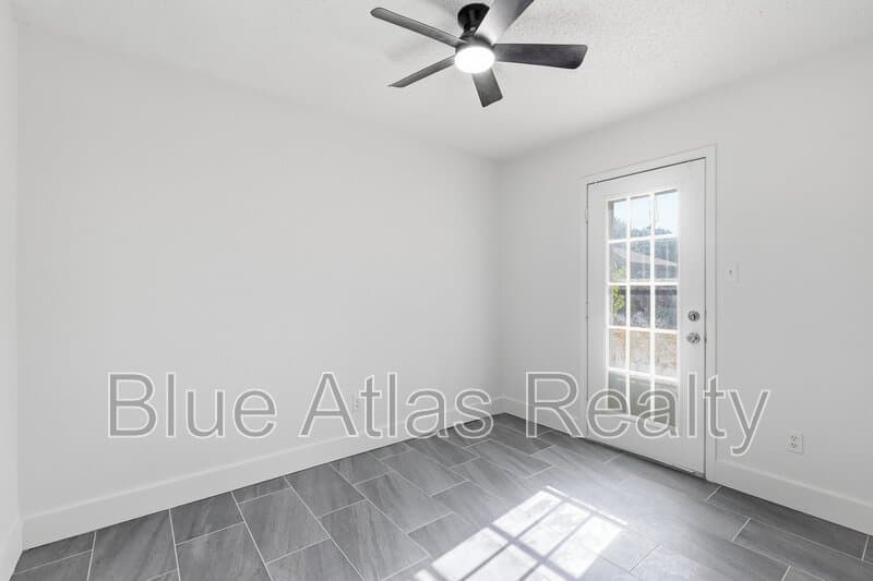 Fort Worth House: 7124 Wagonwheel Road