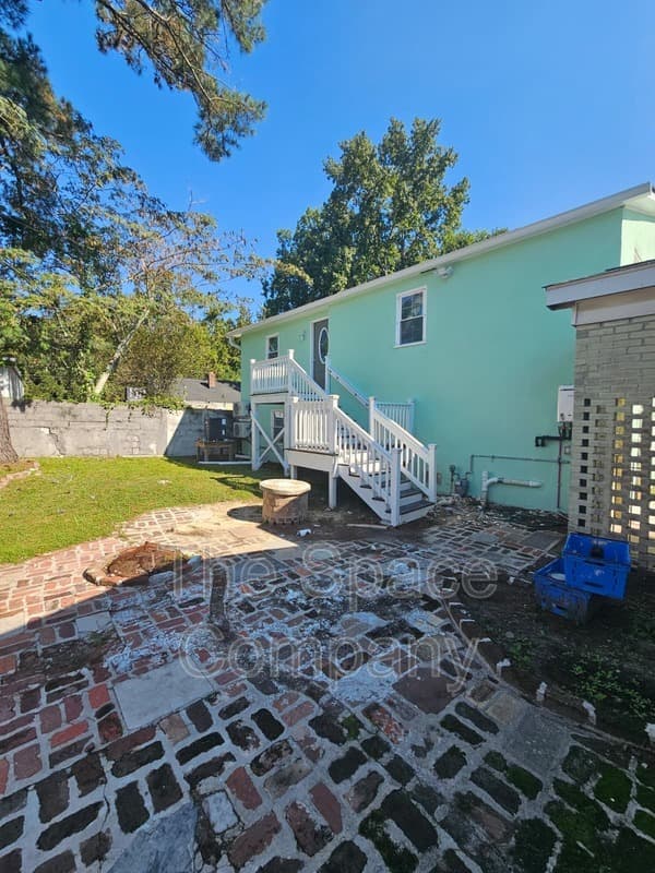 Charleston Condo: 1118 Gunn Avenue