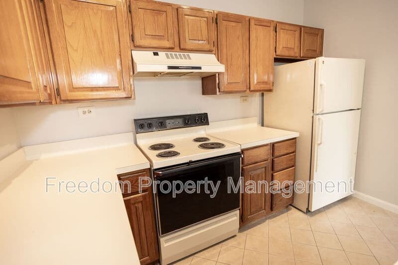 Alexandria Condo: 279 S Pickett St.