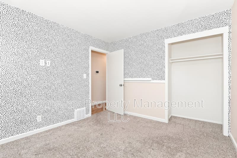 Mount Holly House: 213 Cardinal Lane