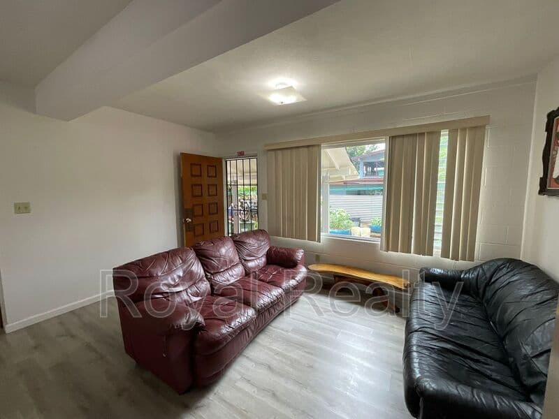 Waipahu House: 94-1278 Peke Place