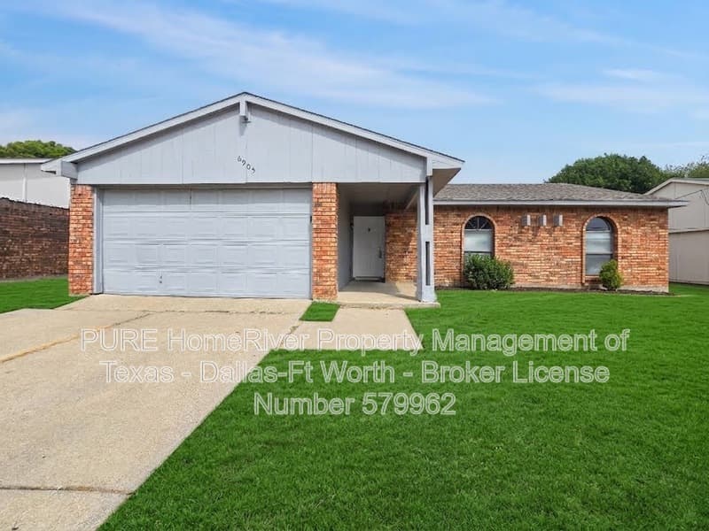 North Richland Hills House: 6905 Mid Cities Blvd