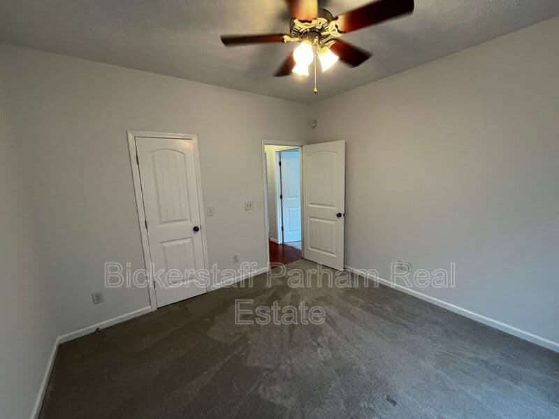 Columbus House: 7013 Imperial Way
