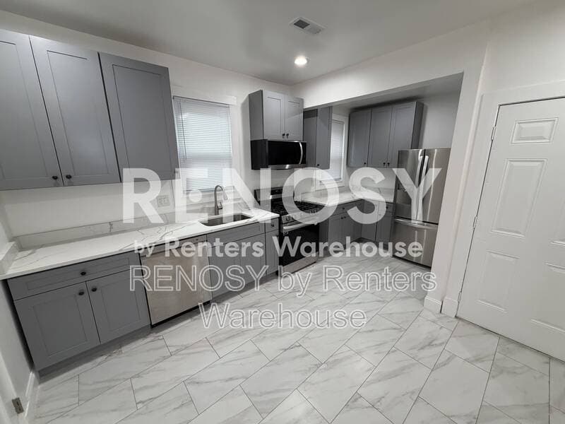 Gwynn Oak House: 3911 Chatham rd