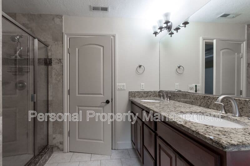 Washougal House: 4164 Forest View Drive