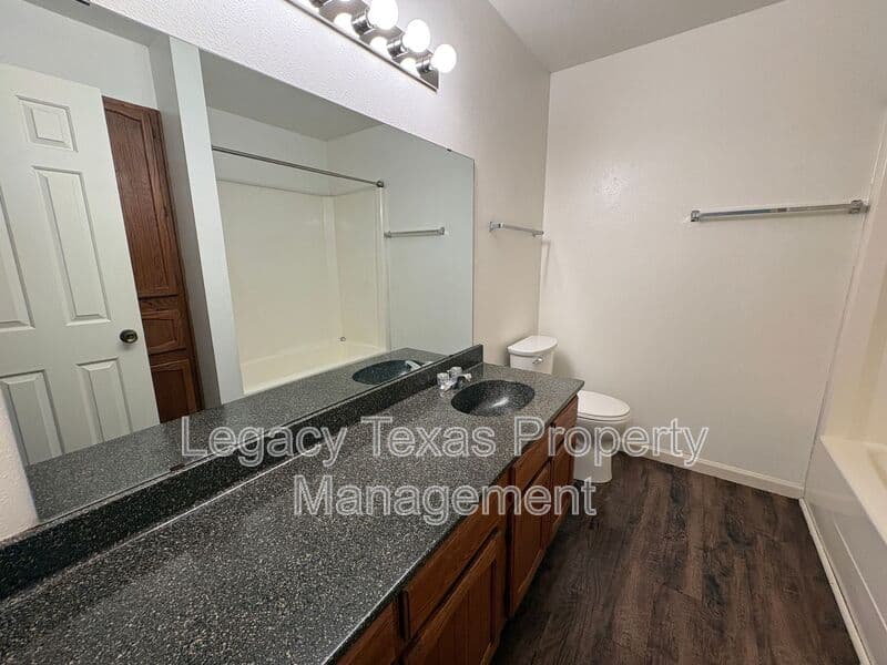 CLEBURNE Condo: 1601 N Nolan River Rd