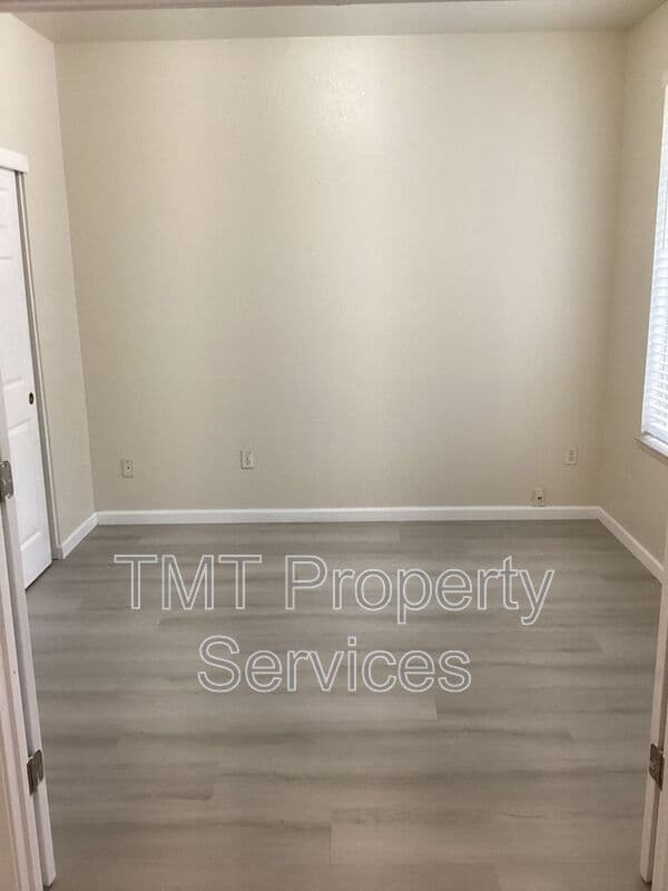 Elk Grove House: 10012 Mosaic Way