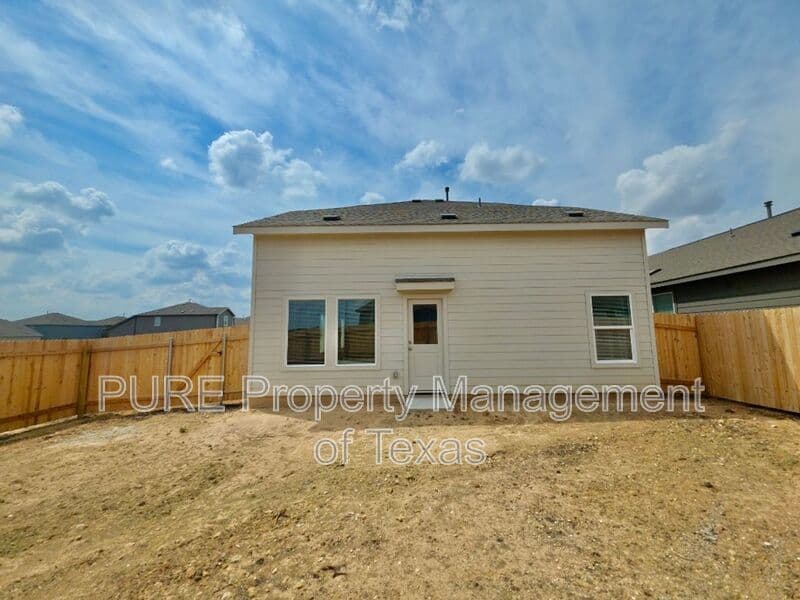 Hutto House: 233 Streaking Star Drive
