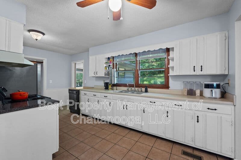 Soddy Daisy House: 9851 Millsaps St