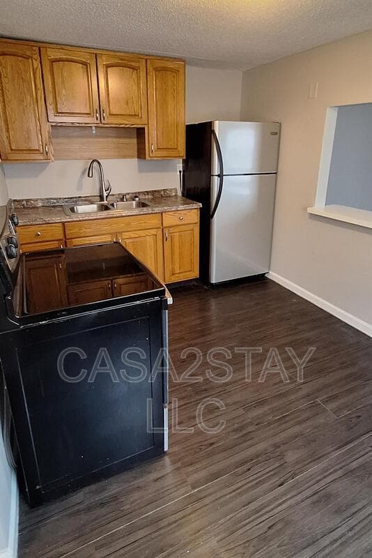Radcliff Condo: 1404 S Wilson Rd