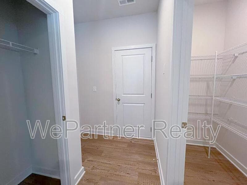 Douglasville House: 7225 Lacey Dr