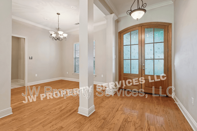 Covington House: 60 Lurline Dr