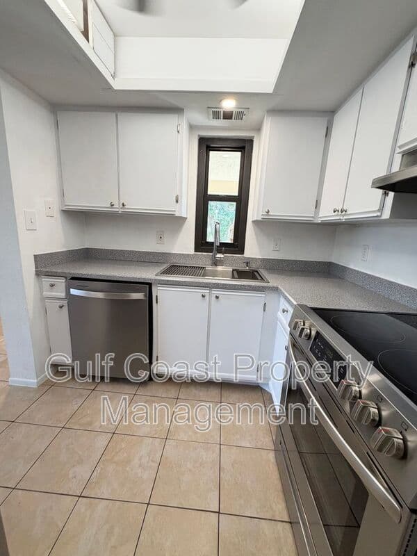 Port Charlotte Condo: 19505 Quesada Ave