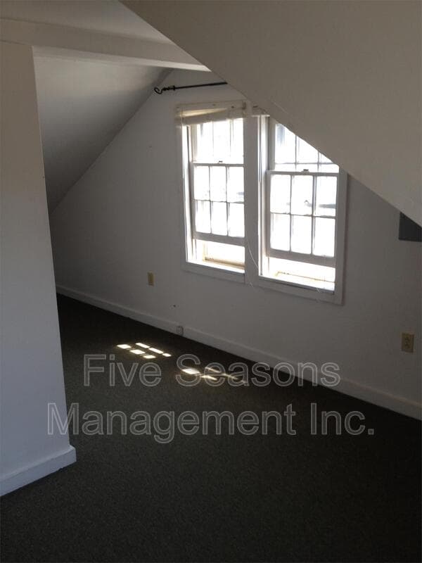 Burlington Condo: 4 Loomis St - 12