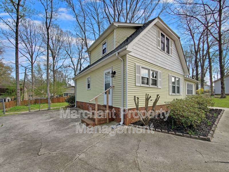 Simpsonville House: 121 Coalmont Court