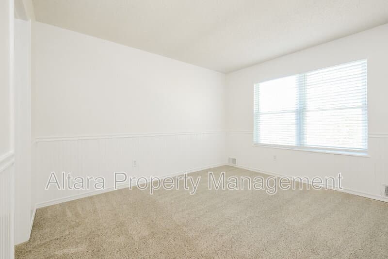 Aurora Townhome: 10041 E Mexico Ave