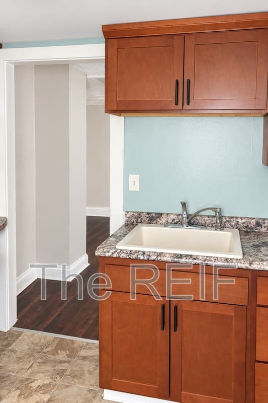 Lansing Condo: 513 North Magnolia Avenue 2nd Floor
