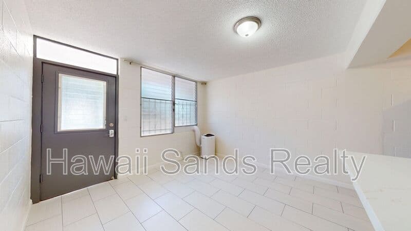 Honolulu House: 39 Hialoa St