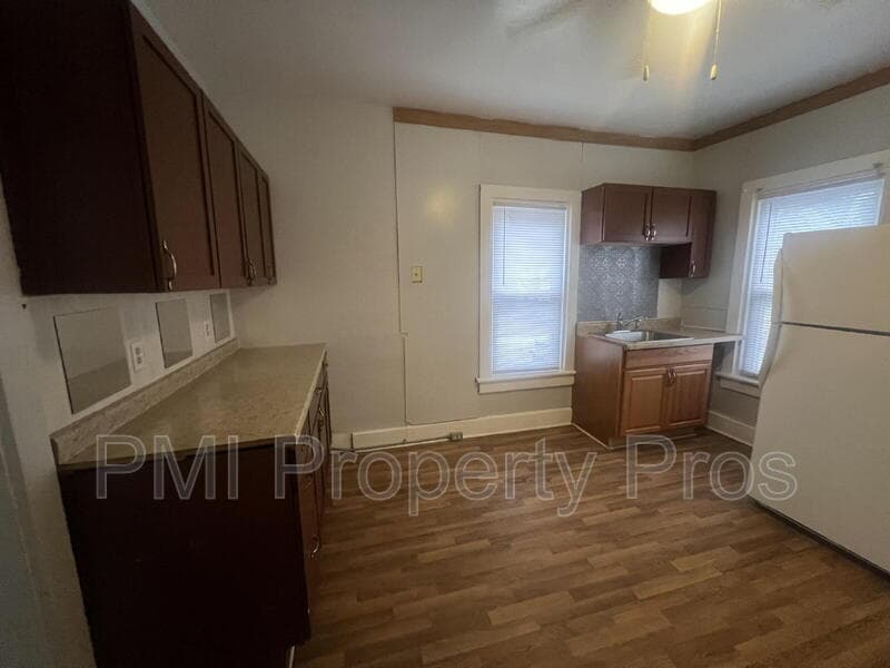 Milwaukee Condo: 2439A N Dr William Finlayson