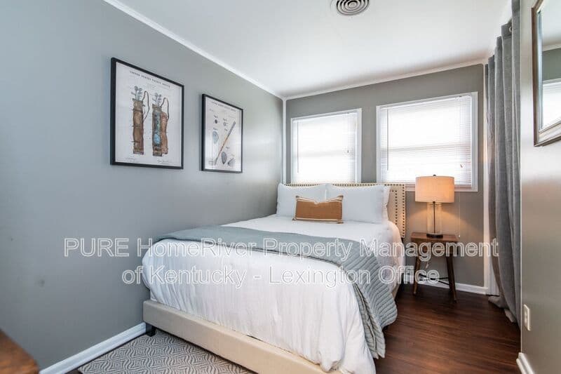 Lexington House: 317 Mockingbird Lane