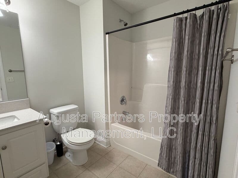 North Augusta House: 250 Orchard Way