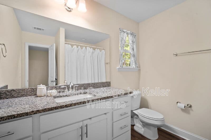 Beaufort Townhome: 222 Admiration Avenue