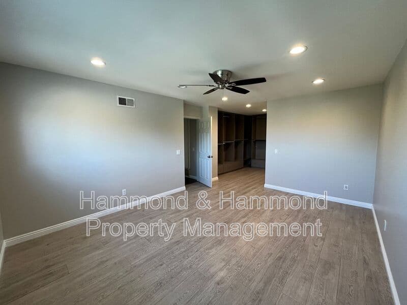 Granada Hills House: 10436 Amestoy Ave.